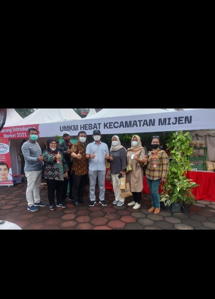 Bapak Lurah Cangkiran bersama pelaku UMKM Cangkiran